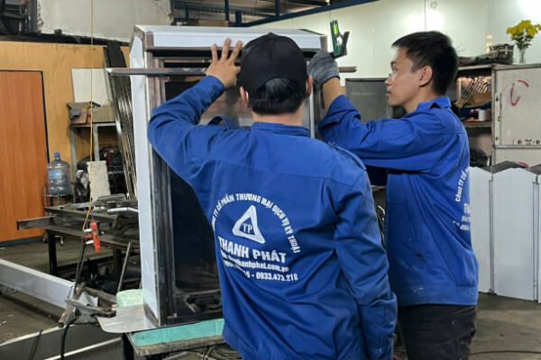 Sản xuất vỏ tủ điện