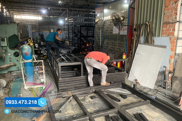 Gia công khung sắt theo yêu cầu