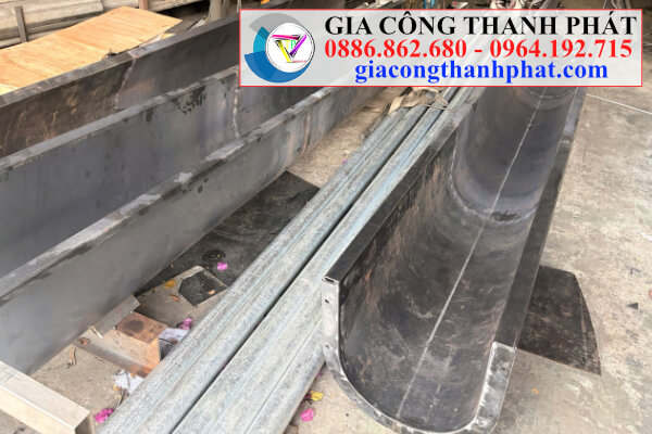 Thân máng vít tải chữ U