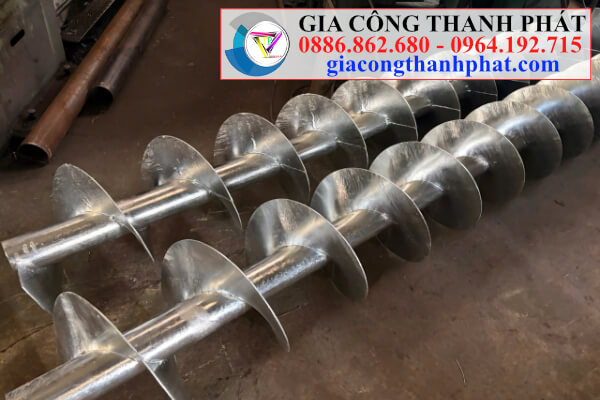 Trục và cánh vít tải