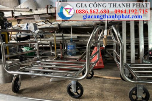 Gia công xe đẩy hàng inox