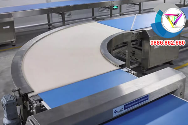 Băng tải cong 90 độ